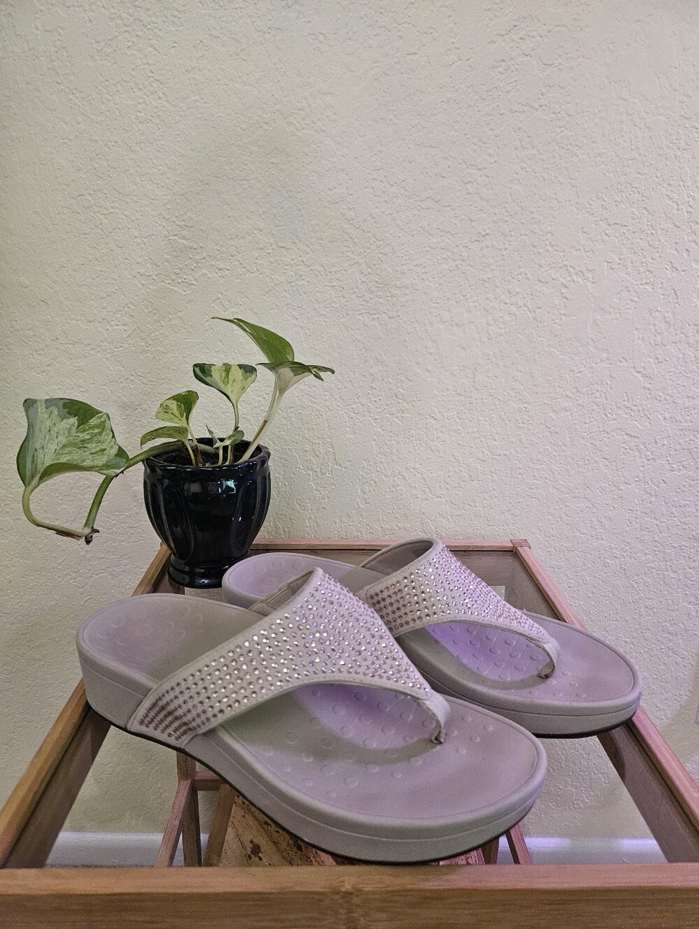 Vionic Pacific Naples Champagne Rhinestone Taupe Wedge Flip Flop Sandals Sz 9